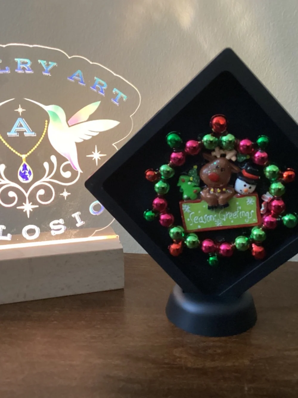 Christmas jewelry art Santa snowmen ornaments tree reindeer red green pink gold